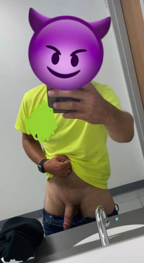 Kinda prefer how my dick looks when it’s soft compared to it fully hard … my bro said he agrees with me.