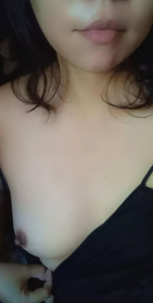 Kiss my lips or suck my nips? Please daddy ๐ฉ Kiss my lips or suck my nips? Please daddy ๐ฉ
