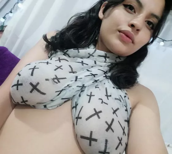 Kiss my nipples 🖤