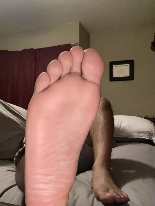 Kiss my soles till theyβre wet
