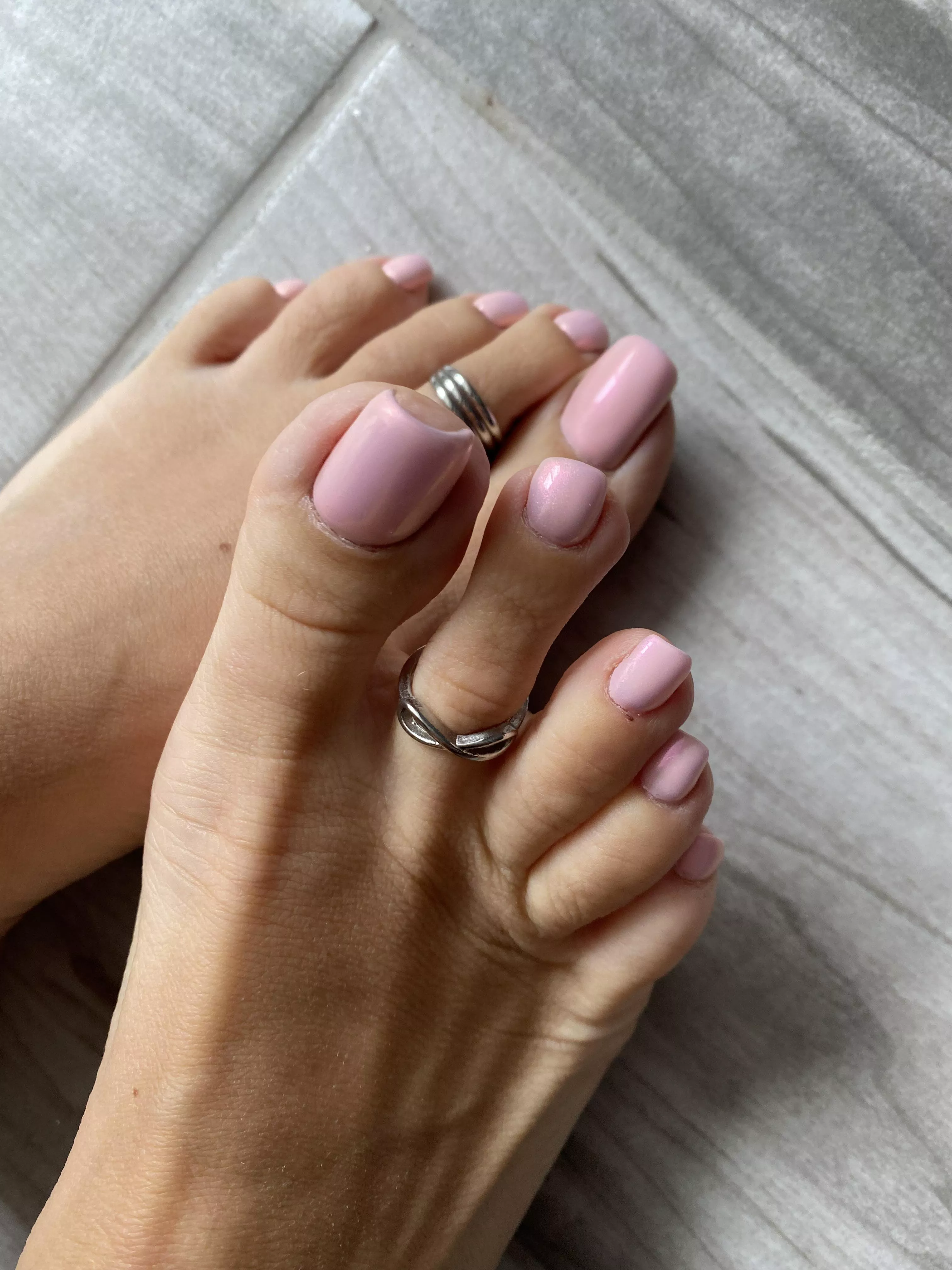 Kiss them 🥰💕 Kiss them 🥰💕
