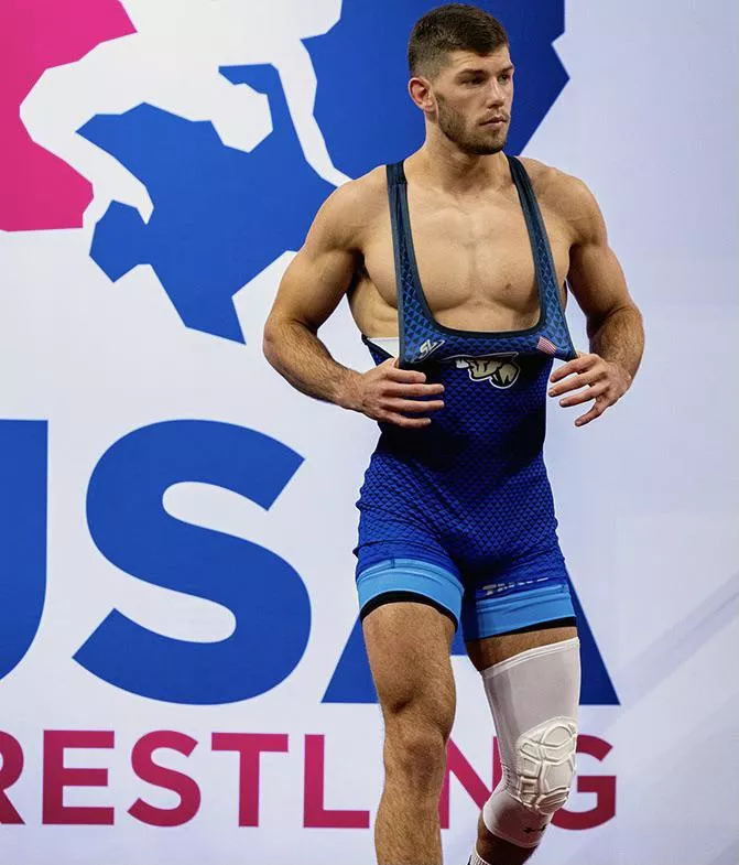 “Knee pad” … “Knee pad” …