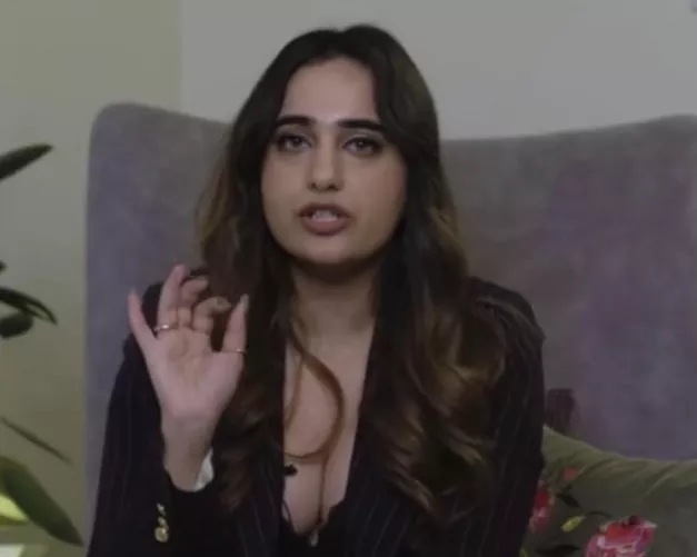 Kusha Kapila’s subtle cleavage