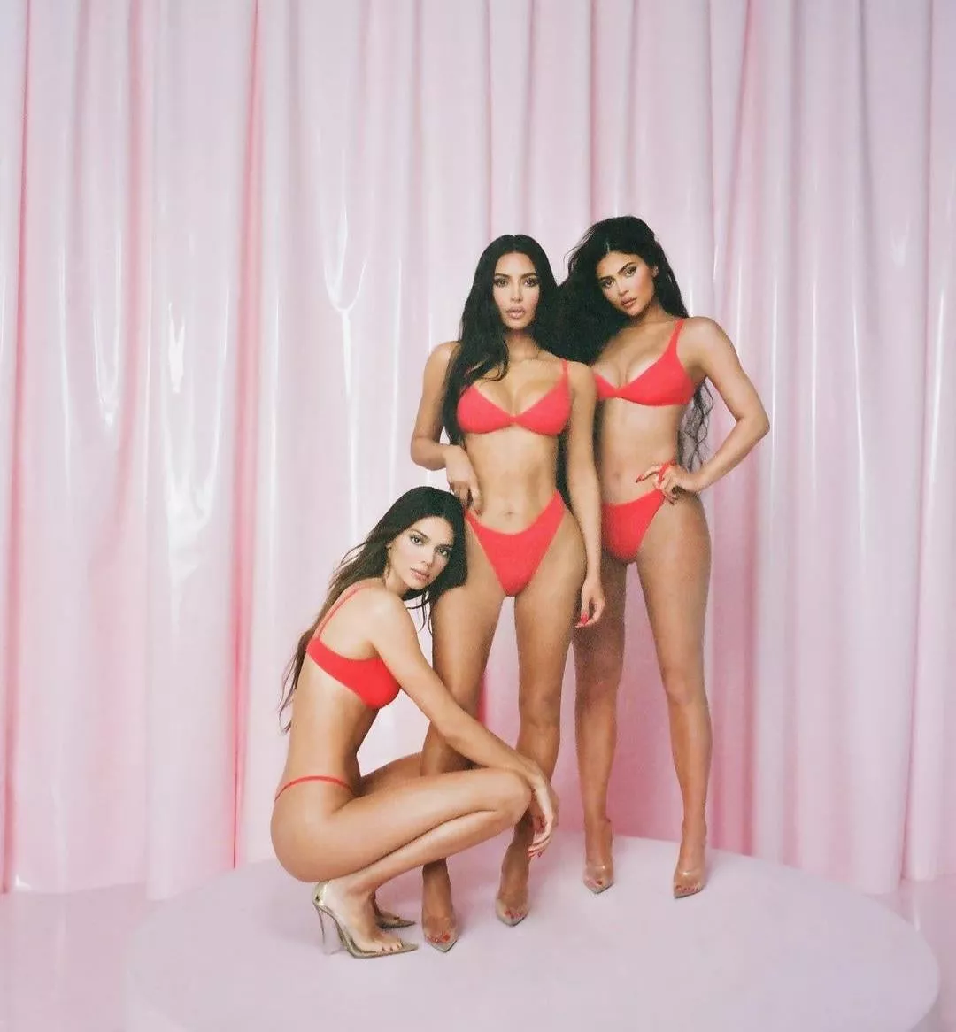 Kylie, Kim and kendall are all the perfect sissy role model for a sissy like me hehe :3 let's chat and share! :3 Kylie, Kim and kendall are all the perfect sissy role model for a sissy like me hehe :3 let's chat and share! :3