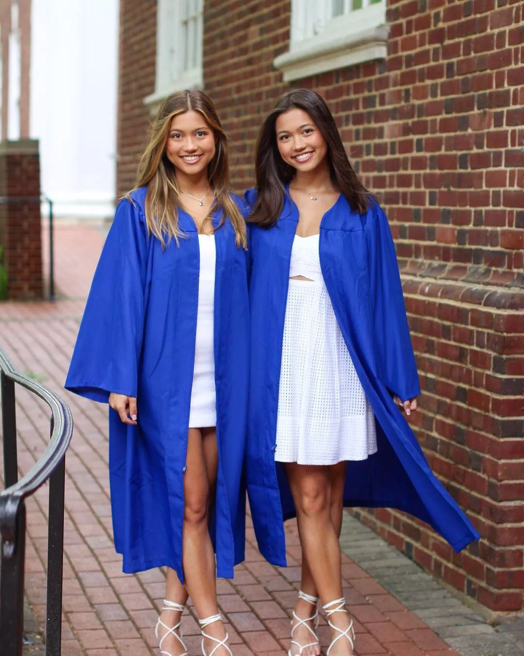 (L) nurse, (R) physician assistant