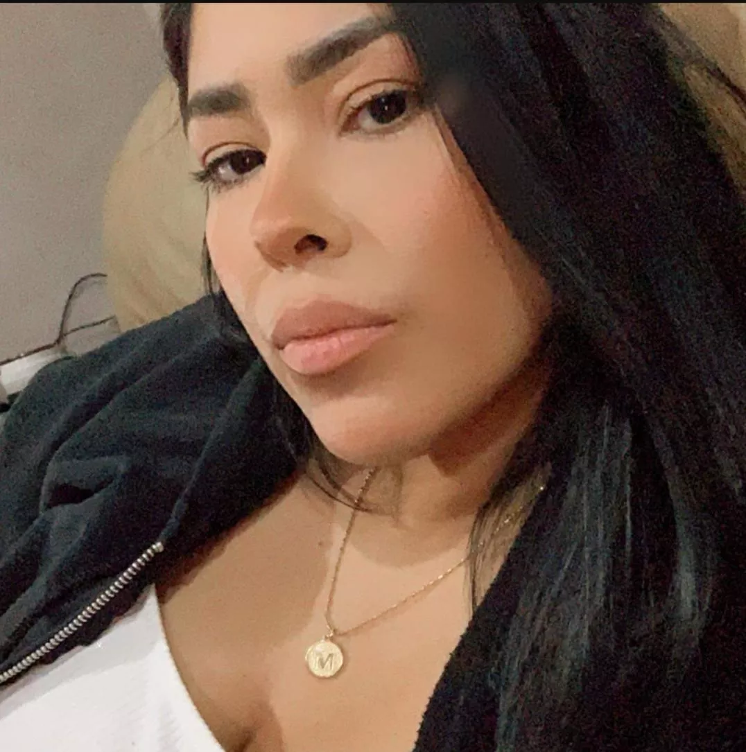 La puta esta que me quiero cojer