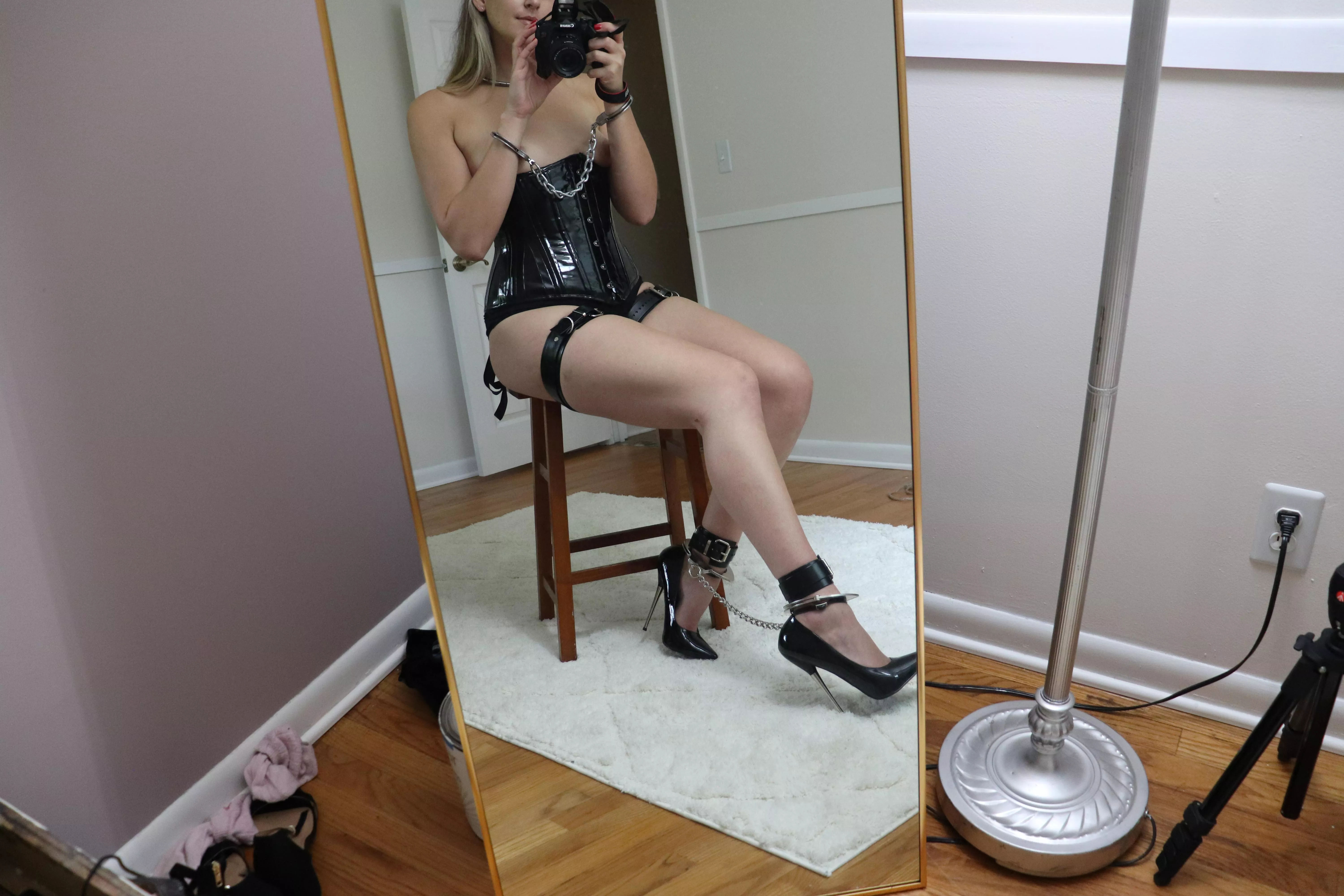 Lace me in and lock me up. Then I'll do the same to you (OC) 24F