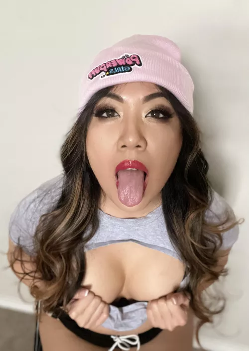 Laci Aioki ready for your load.