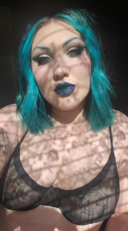 Lacy shadows made me feel some type of way🎀