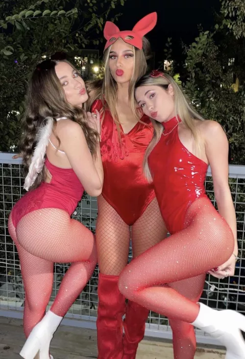 Ladies in red Ladies in red