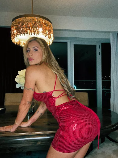 Lady in Red β₯οΈ Lady in Red β₯οΈ