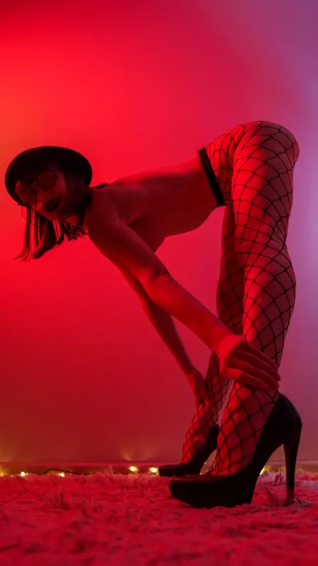Lady in red β€οΈ