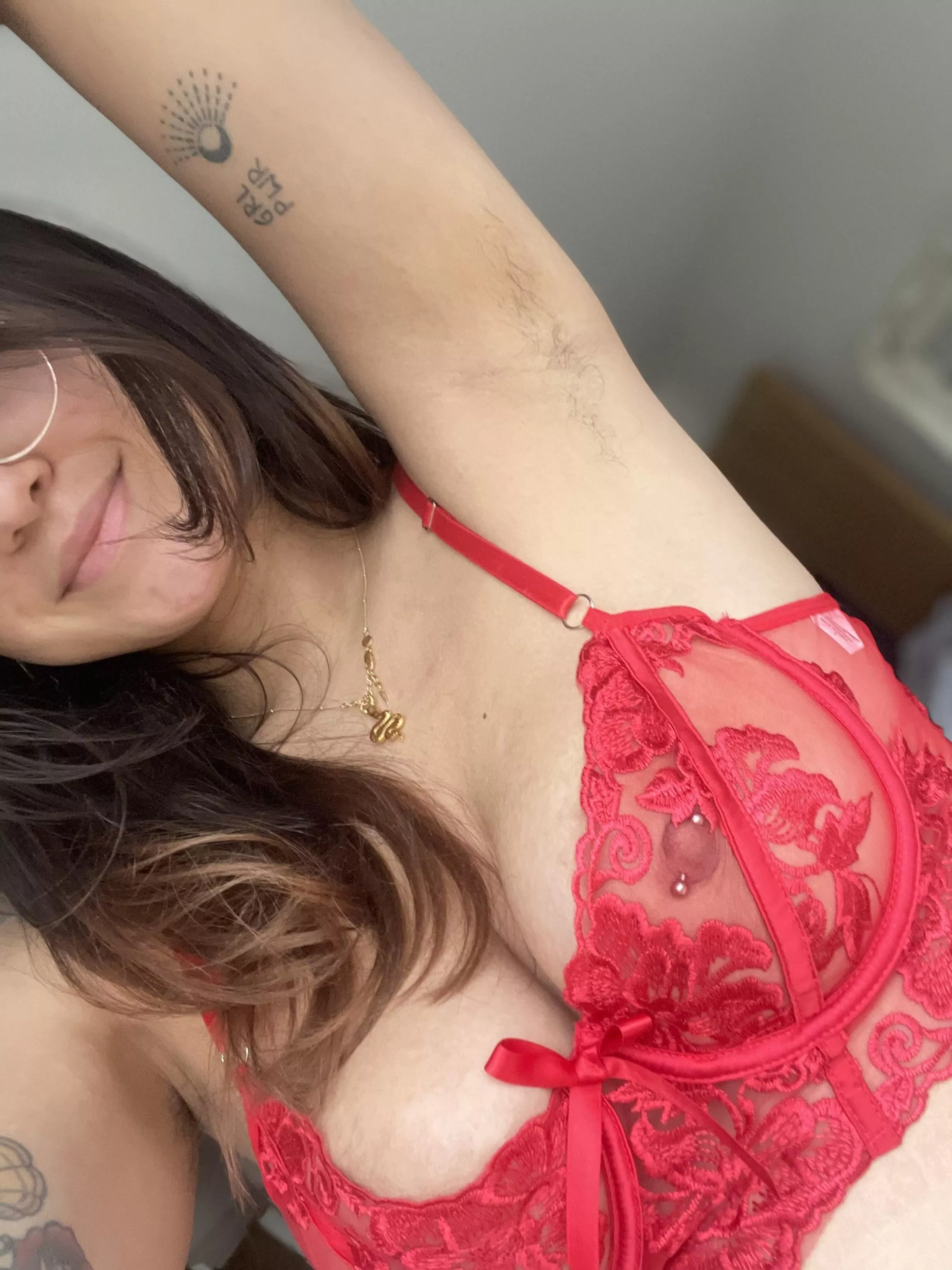 Lady in red showing off 😍