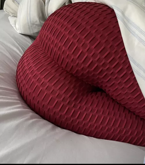 Laid down ๐ in leggings
