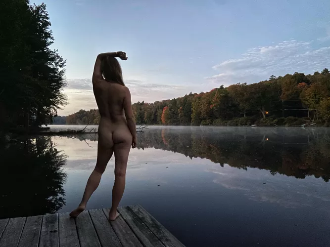 Lake at my butt (f) Lake at my butt (f)