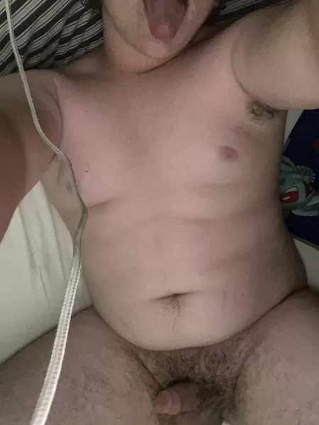 Last day on vacation,wanna meet me back at my place? ๐