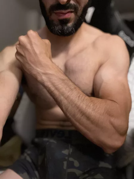 Last forearm pic being 32! Last forearm pic being 32!