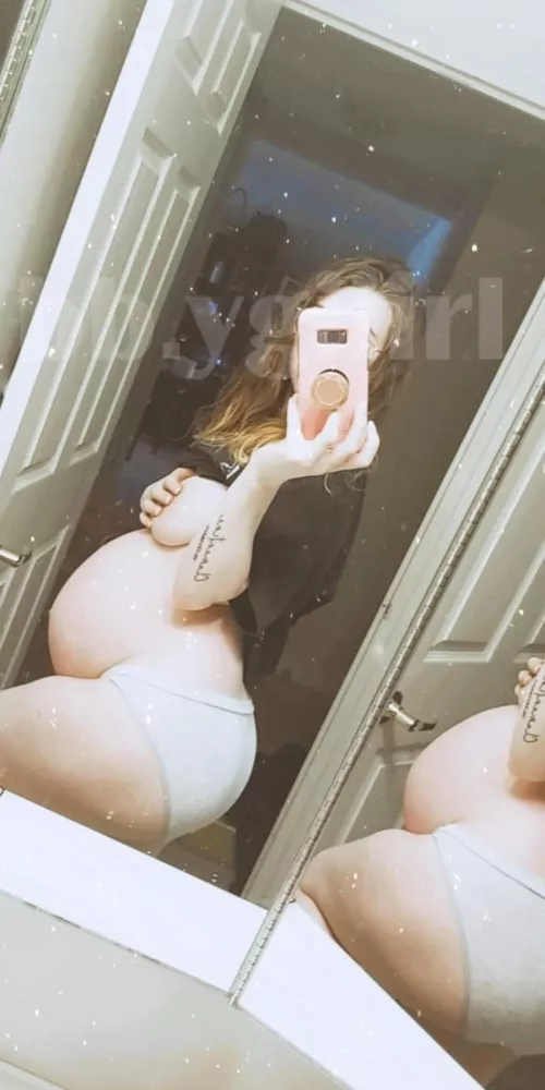 Last one of my big bump photo this was at 37 and a 1/2 weeks... So cute I miss it... Last one of my big bump photo this was at 37 and a 1/2 weeks... So cute I miss it...