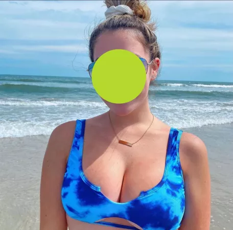 Last time I was told I wasn’t bursting out, is this better? ;) Last time I was told I wasn’t bursting out, is this better? ;)