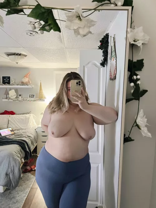 Late night selfie 🤤