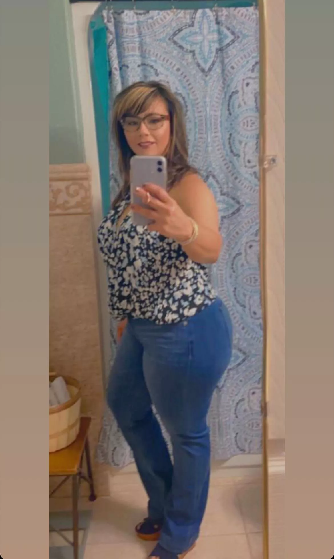 Latina milf school teacher 44 yo comment or pm for more ;) Latina milf school teacher 44 yo comment or pm for more ;)
