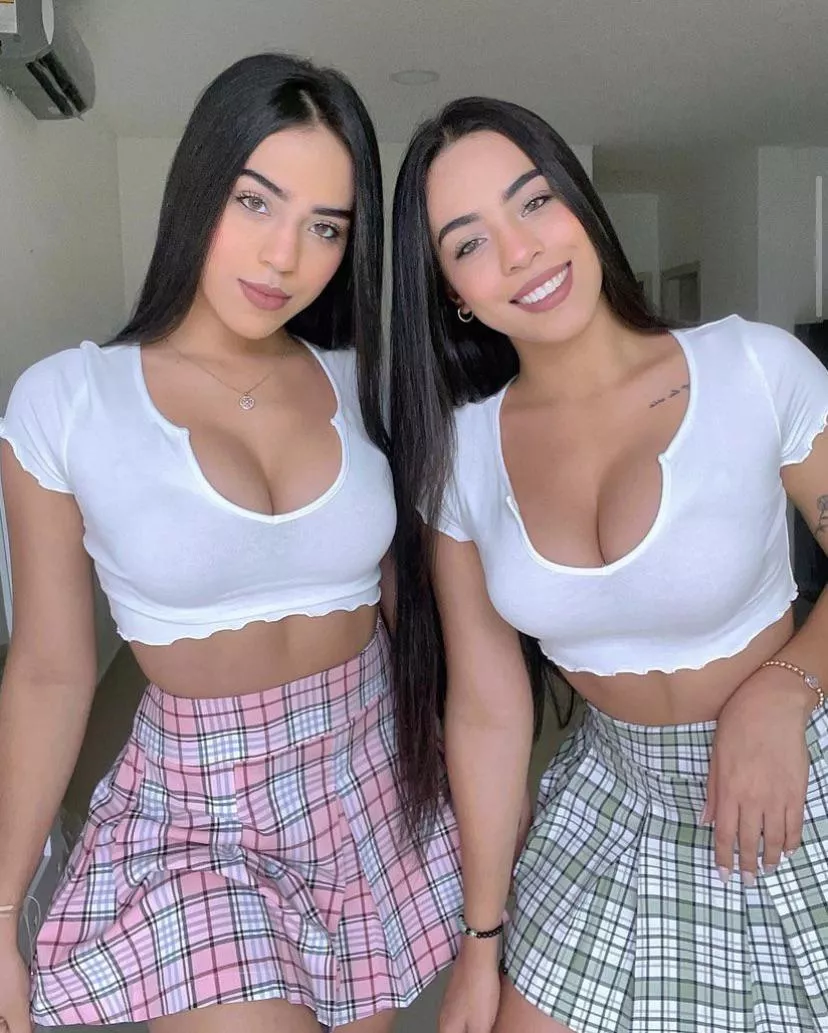 Nude Twins Latina - Latina Twins nudes : Ifyouhadtopickone | NUDE-PICS.ORG