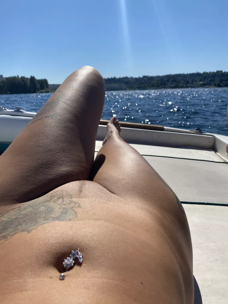 Lay between my thighs Lay between my thighs