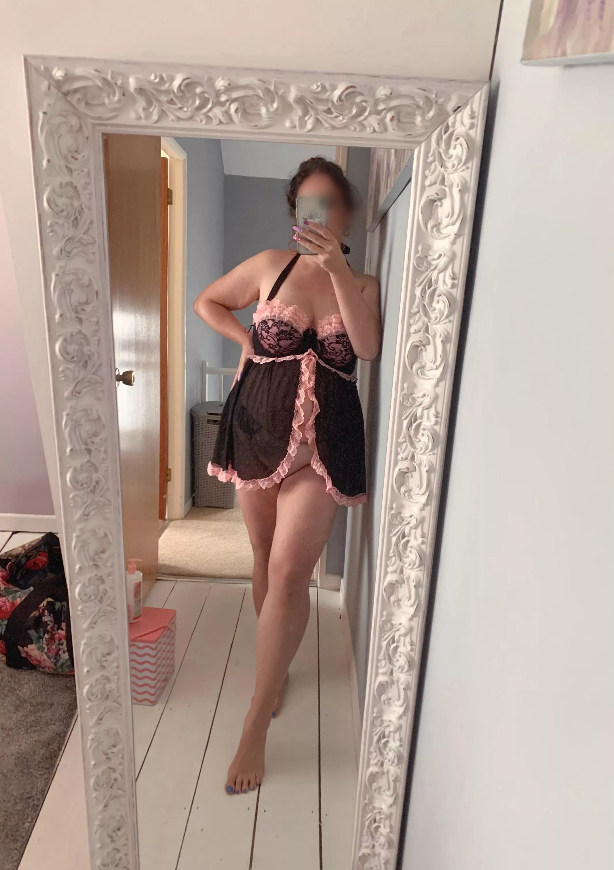 Lay down like a good boy and I’ll sit on your face…