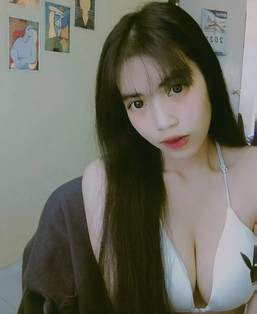 Lazy hot afternoon 🥵😈