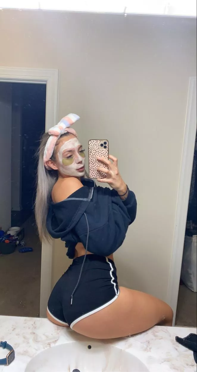 Lazy nights are my fav 🙈