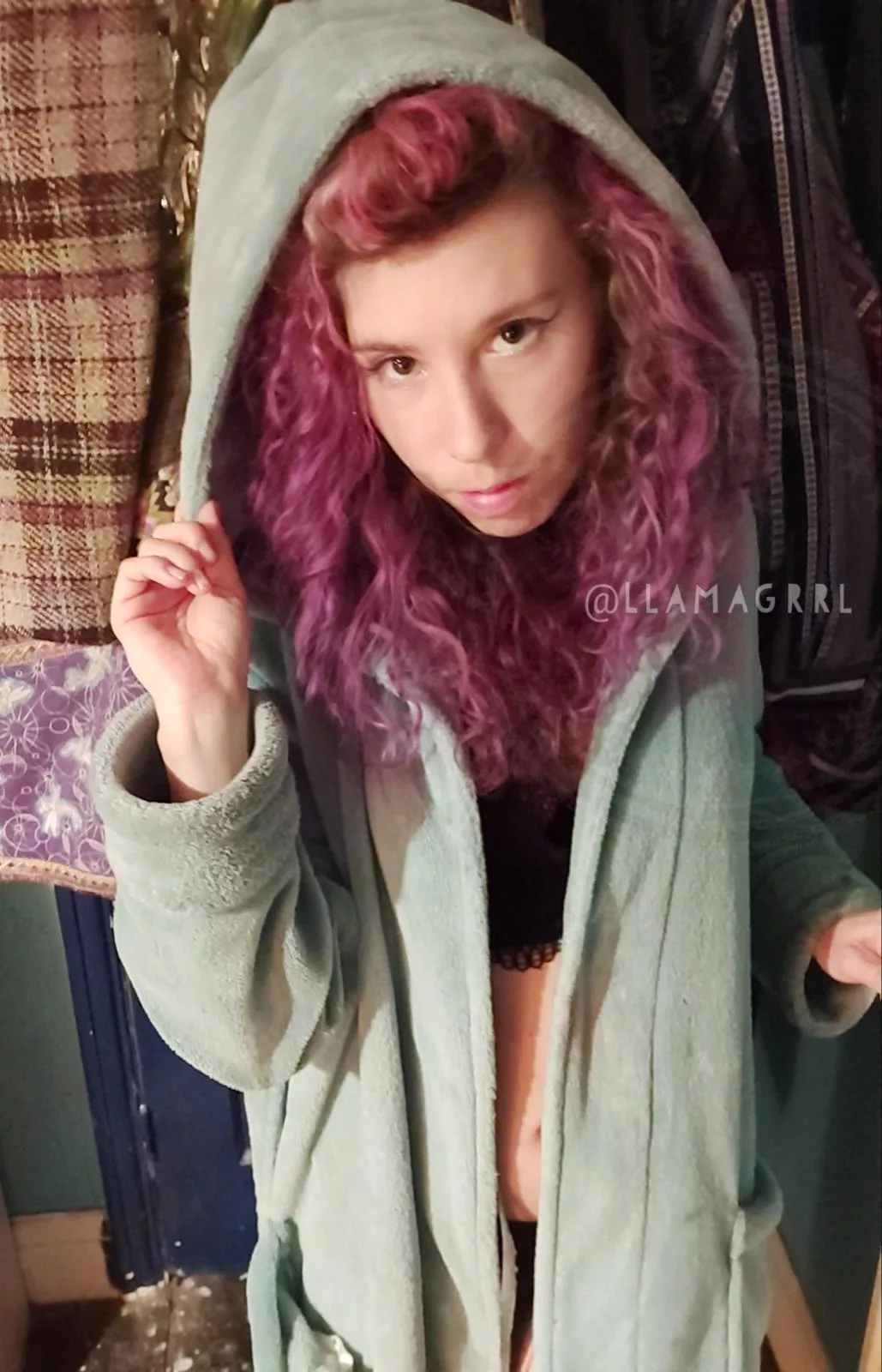 Lazy sunday morning! Link in my bio or in comments for more private content ?