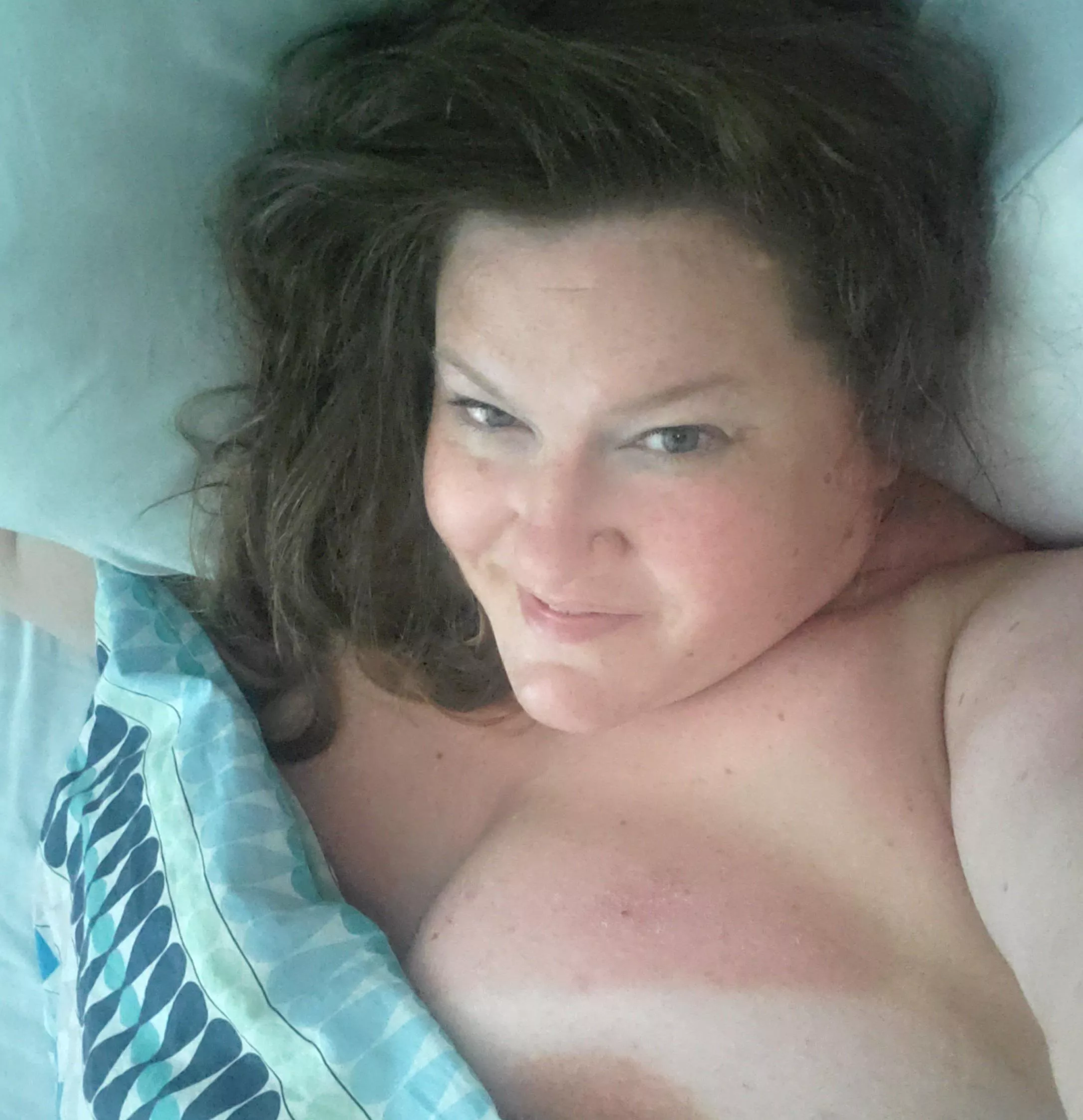 Lazy Sunday morning, would you join me? ?? [49F]