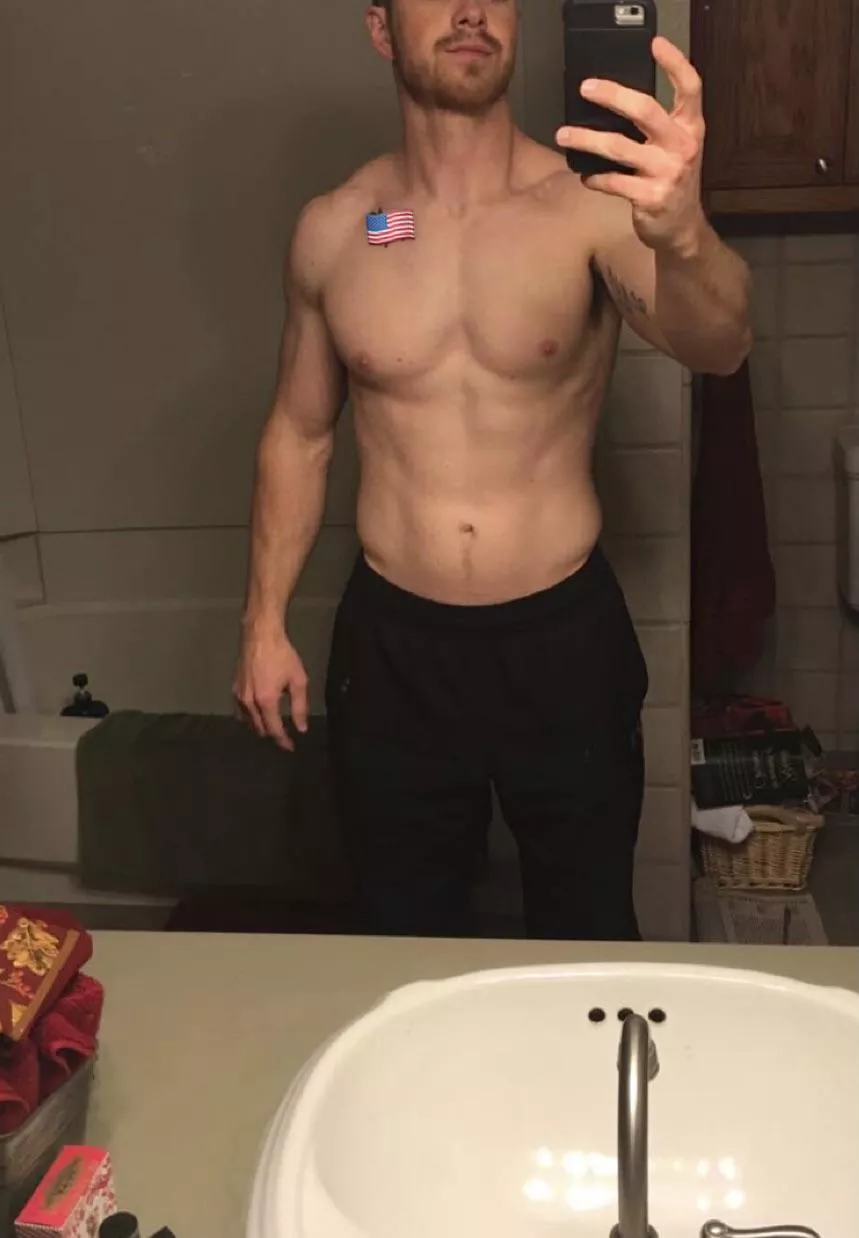 Leaning out, but losing strength. The struggle. [m]