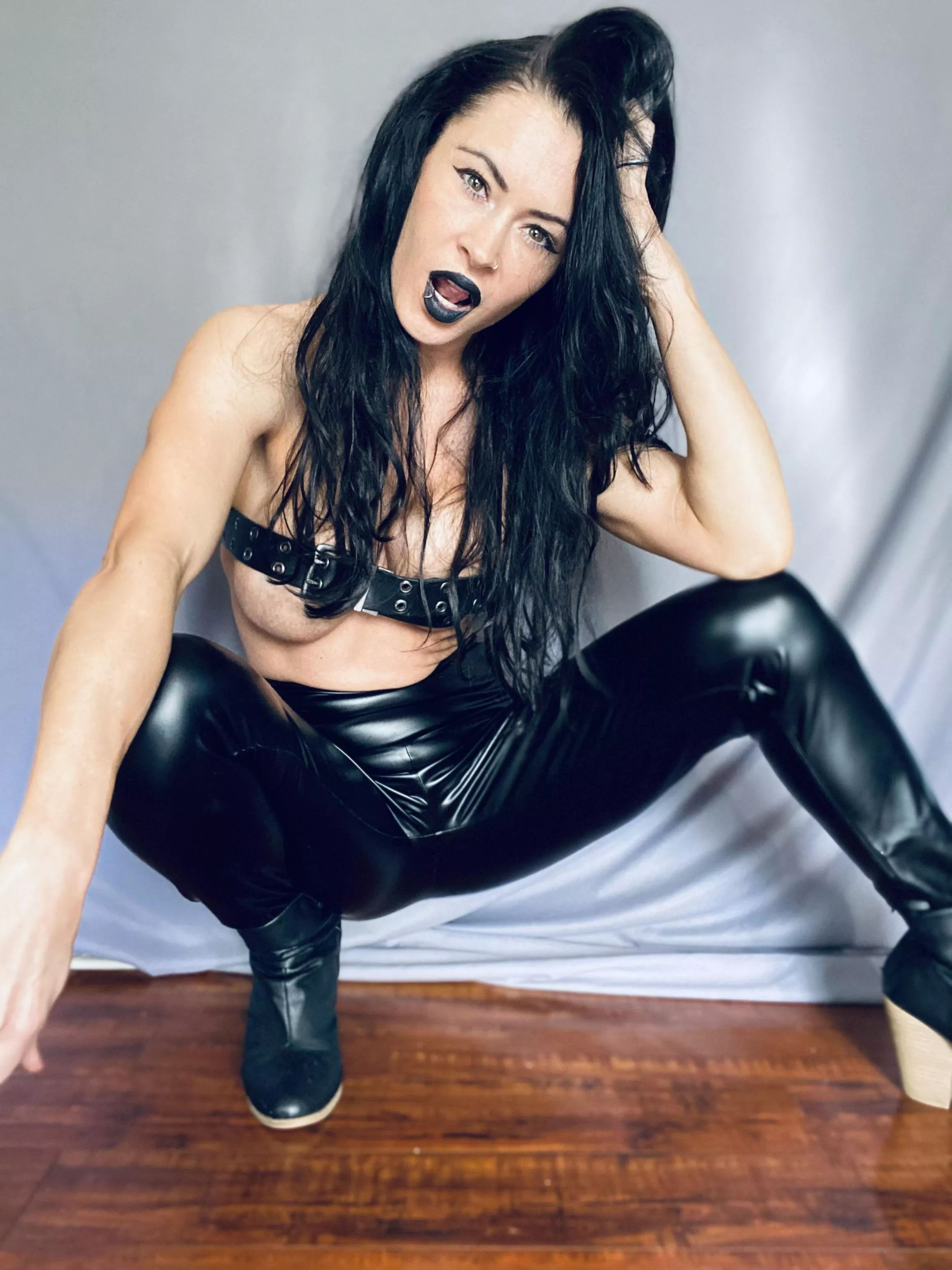 Leather leggings 🖤 Leather leggings 🖤