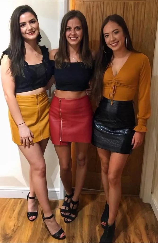 Leather skirts all around! Lovely! Leather skirts all around! Lovely!