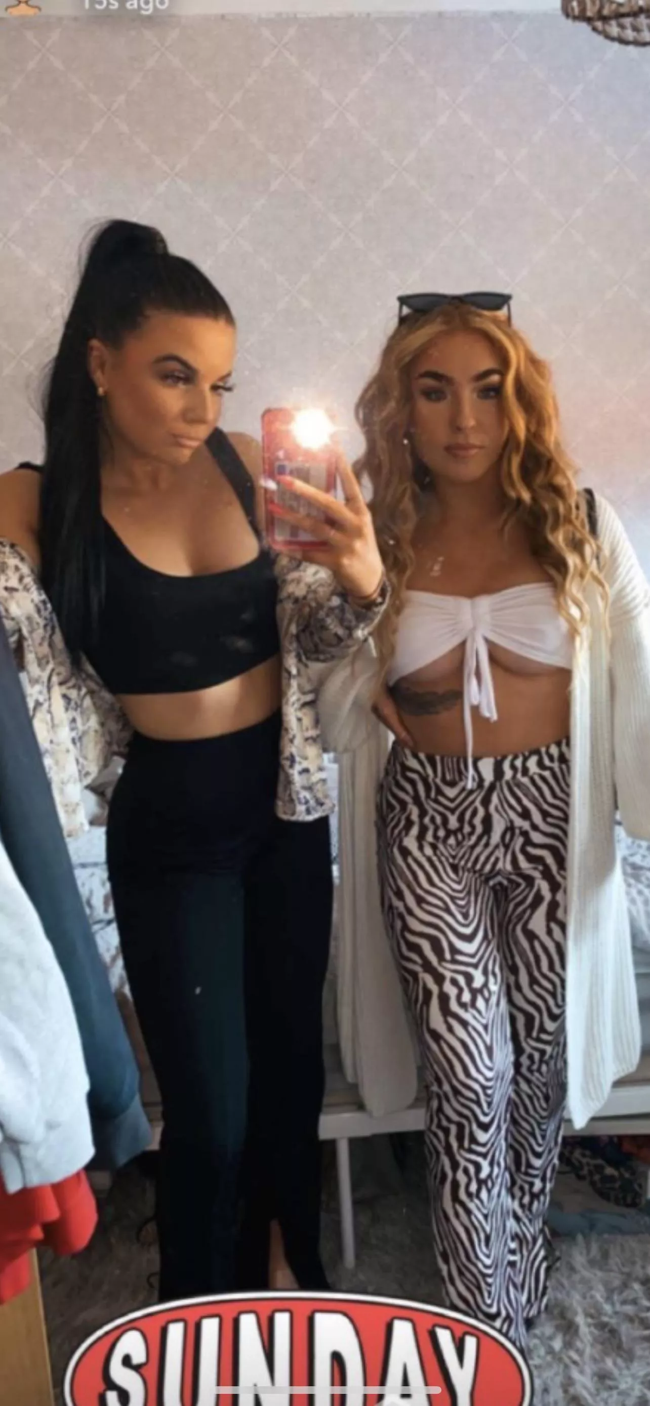 Left or right? 😍 Left or right? 😍