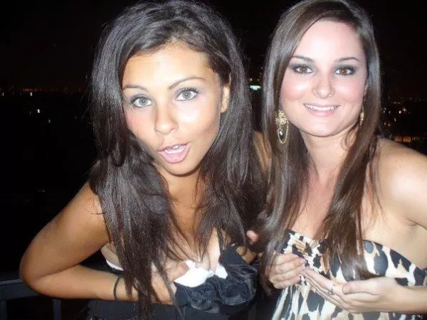 Left or Right Brunette