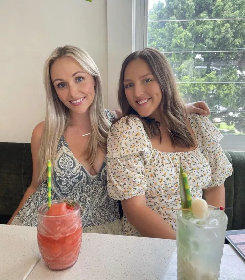 Left-1 blonde or right-2 brunette