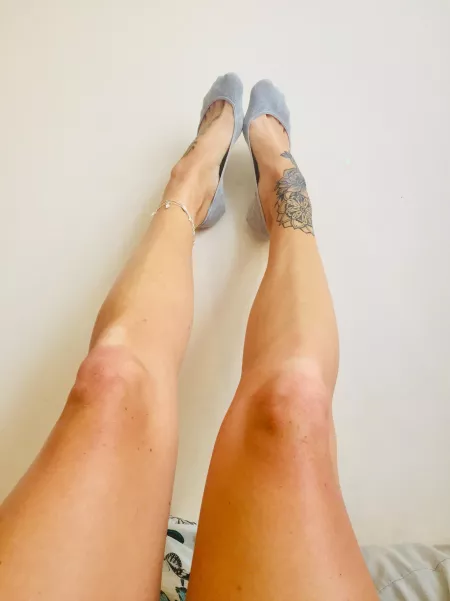 Legs and socked feet up ready β€οΈ