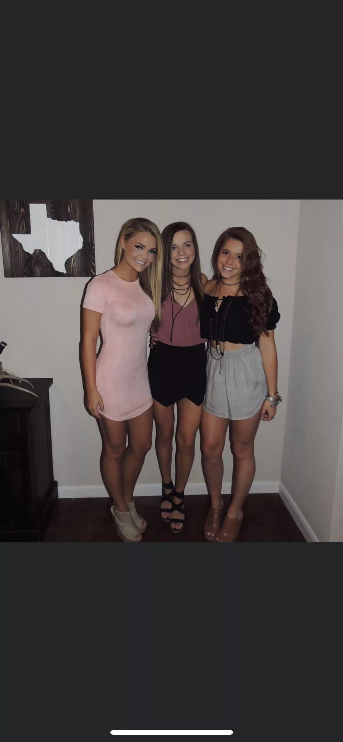 Legs on the right Legs on the right