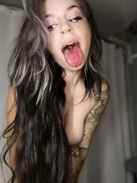 Lemme gag all over your cock ????