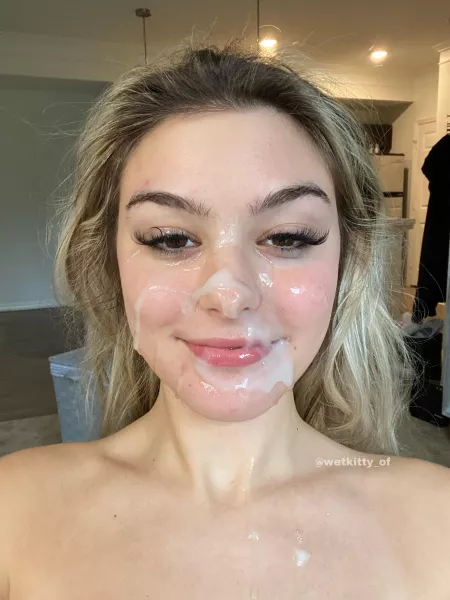 Lemme suck your dick, u can cum on my face Lemme suck your dick, u can cum on my face