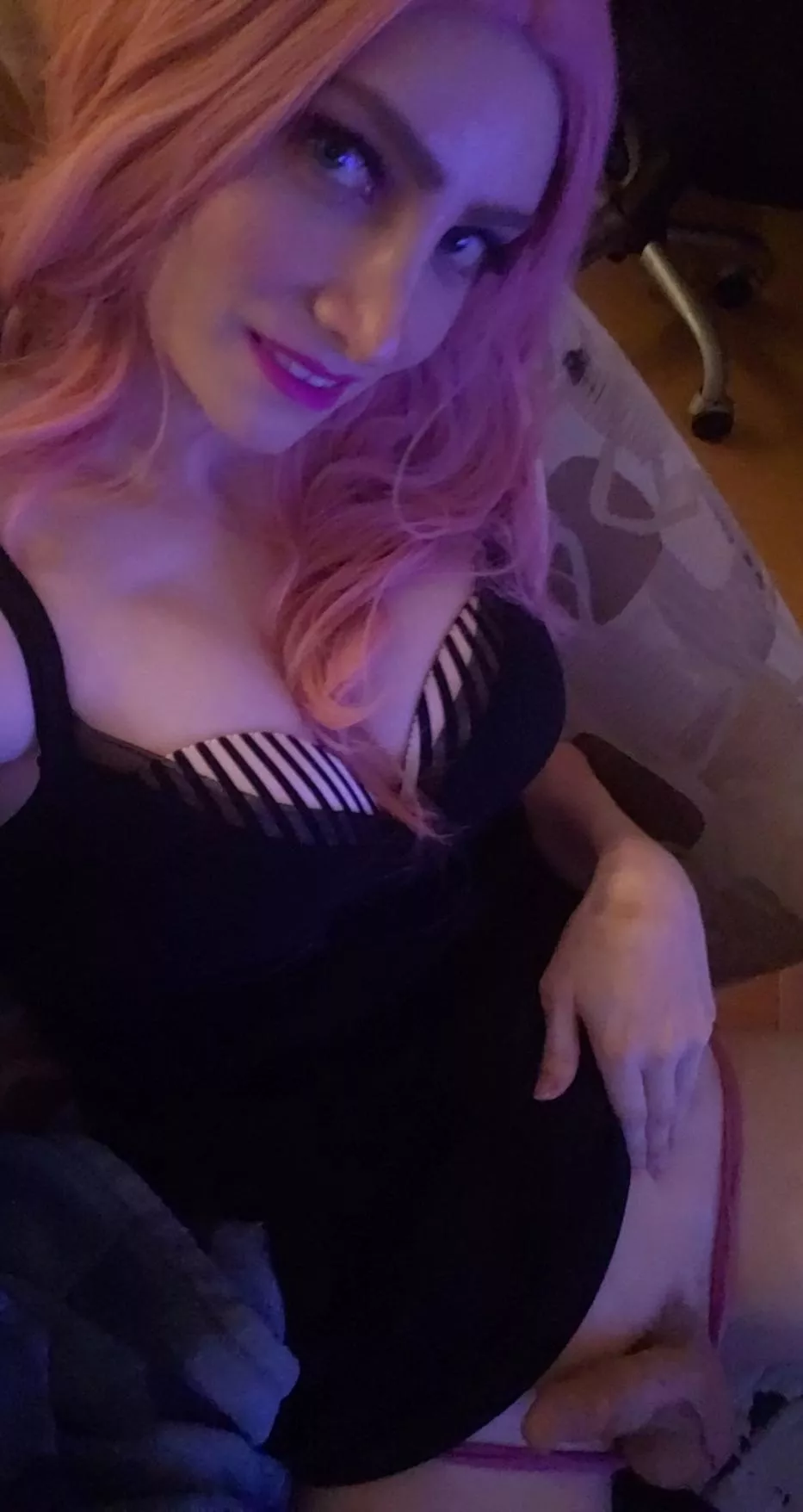 Let me be your dream girl baby 😉 😘