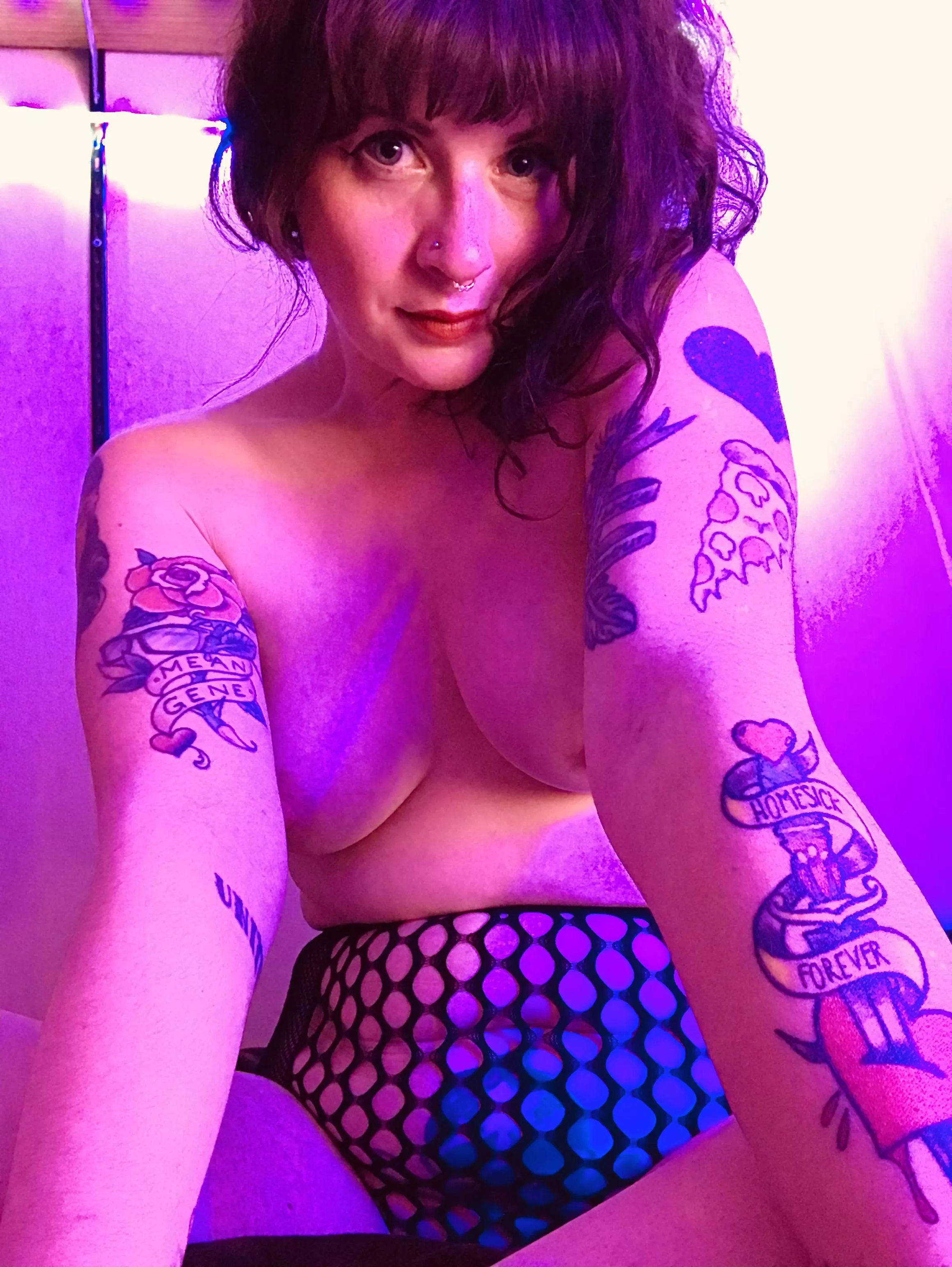 Let me be your punk rock plaything… 😘 Let me be your punk rock plaything… 😘