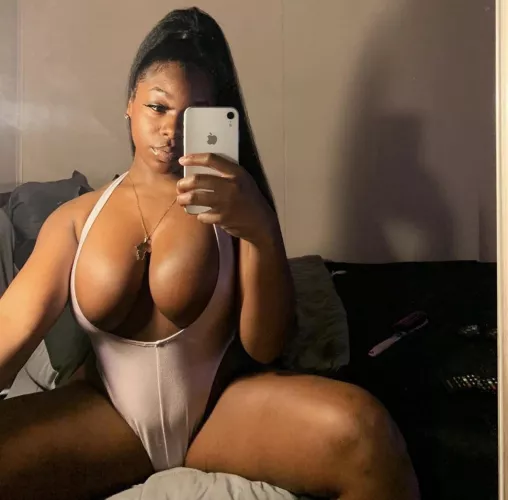 Let me bury your face 🥰 Snap xobeauty97