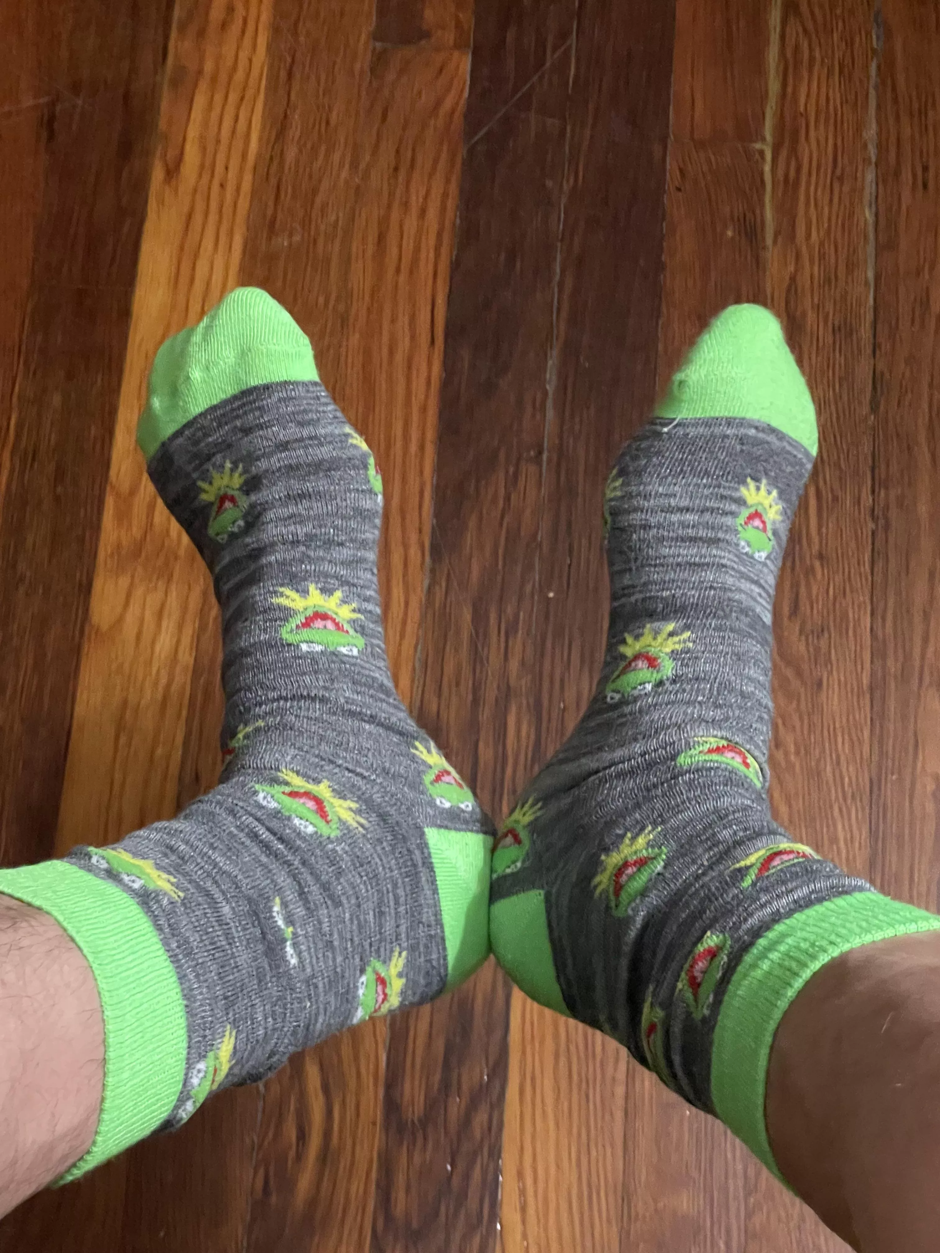 Let me know if you like my feet?