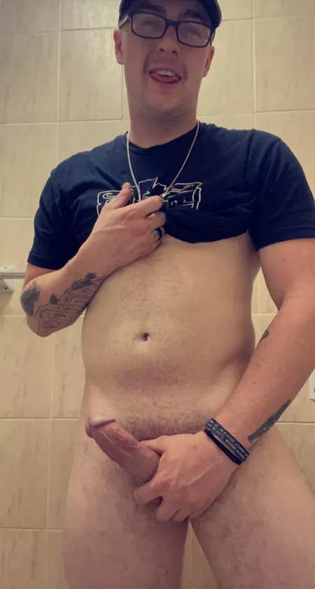 Let me know what you think of my 7” married cock.