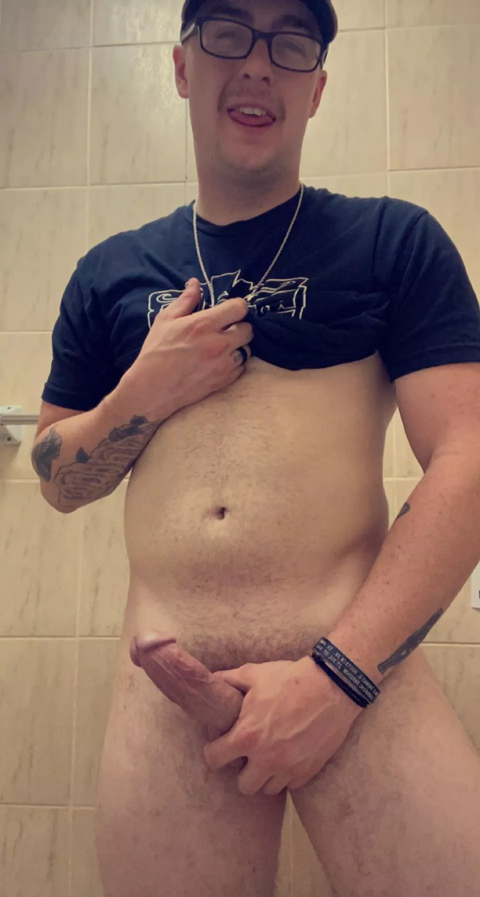 Let me know what you think of my 7” married cock.