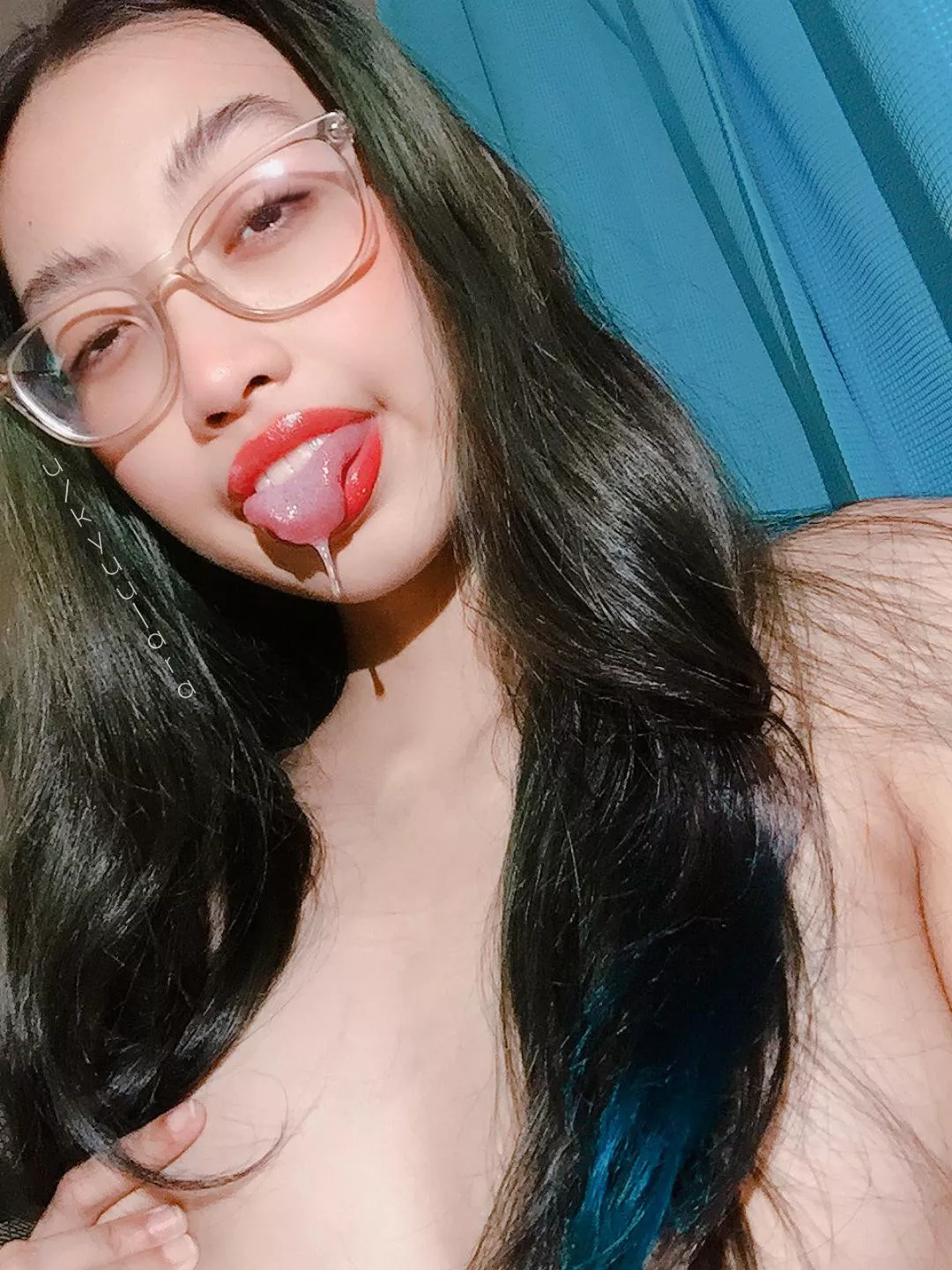 let me lick you (f) let me lick you (f)