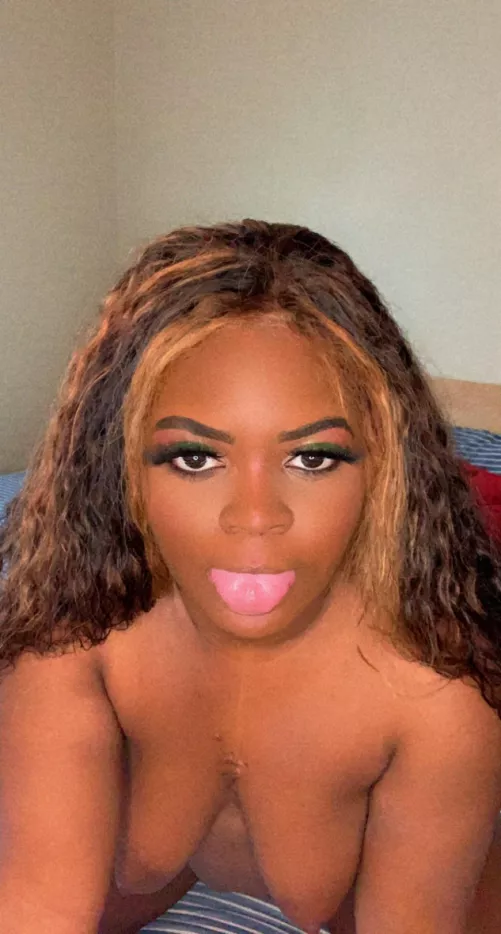 Let me perform for you tonight? Showing off ❤️❤️.